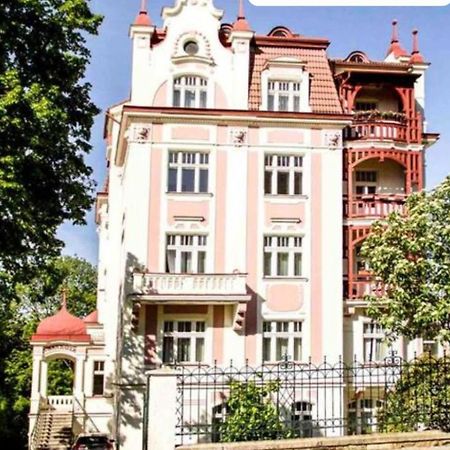 Apartman Vila Bayer 卡罗维发利 外观 照片